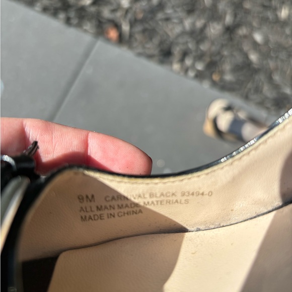 Franco Sarto buckle wedge heels - Picture 3 of 3